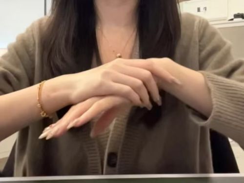 口碑之选：这5款护手霜品牌赢麻了！j9九游会登录护手霜推荐第一名高(图4)