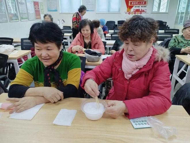 “暖心呵护·手有余香”手工DIY护手霜活动J9国际集团新时代文明实践│南益社区开