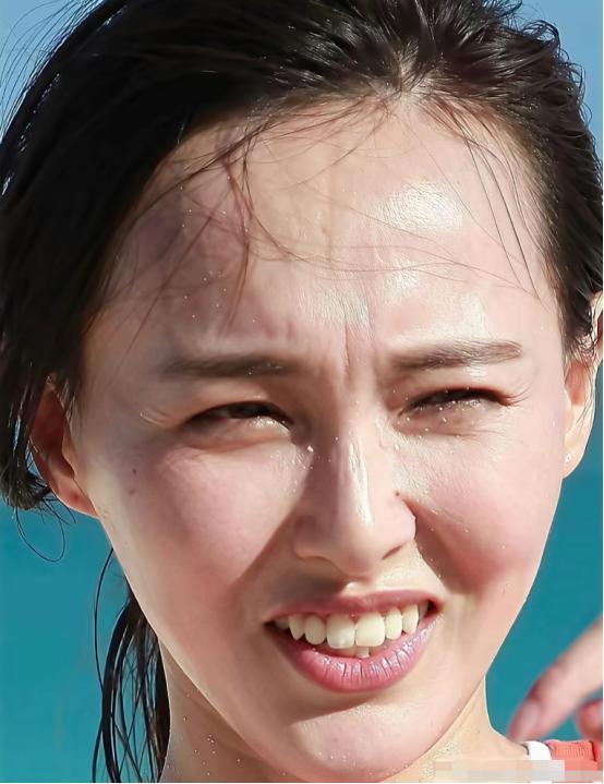 脸黑嘴大高圆圆露牙花王源疤痕遮不住j9九游会登录无滤镜大变样!赵露思(图1) 脸黑嘴大高圆圆露牙花王源疤痕遮不住j9九游会登录无滤镜大变样!赵露思(图1)