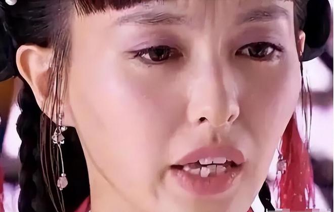 脸黑嘴大高圆圆露牙花王源疤痕遮不住j9九游会登录无滤镜大变样！赵露思(图12)